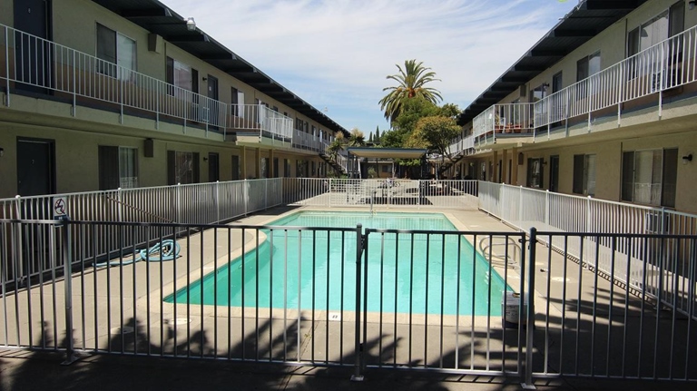 Building Photo - Blue Sky Apartments
