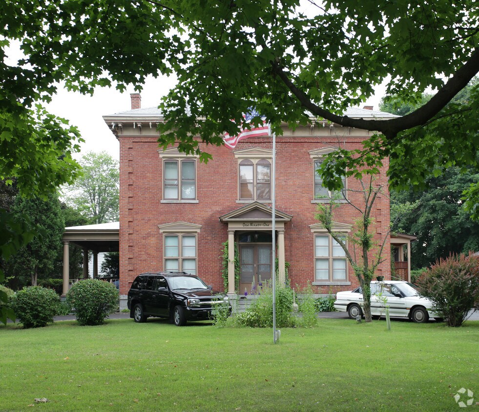 Building Photo - 191 Ridge St