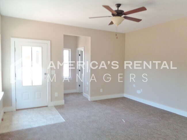 Building Photo - Wonderful Town Home in Gardendale for Rent...
