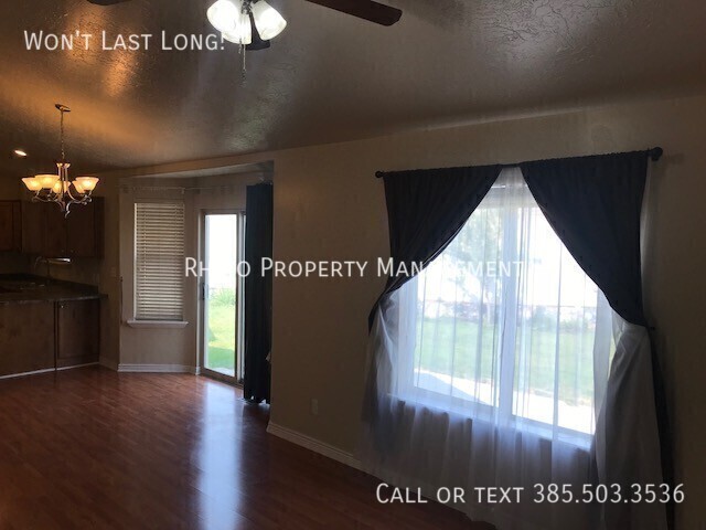 Building Photo - 1919 N Sego Lilly Dr