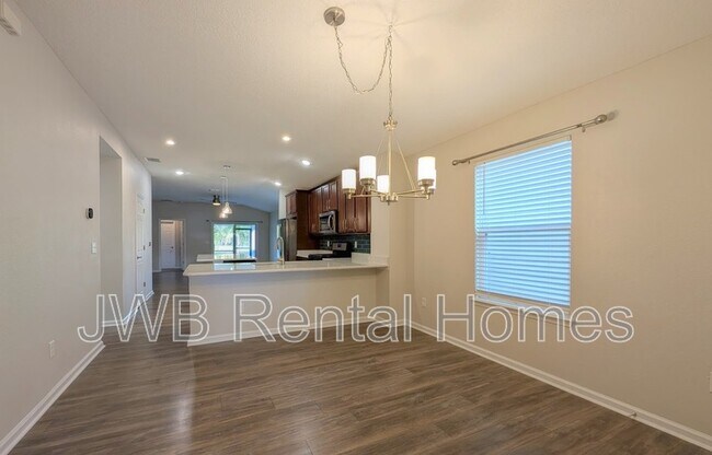 Foto del edificio - 13653 Holsinger Blvd