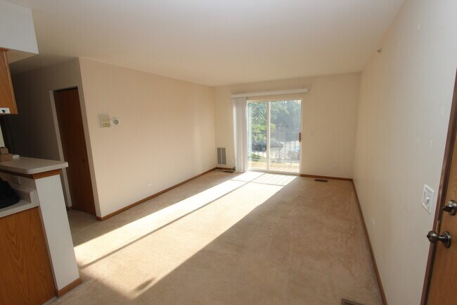 Foto del edificio - 727 Elm Ln