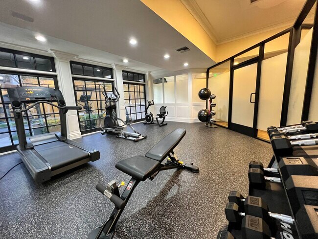 Foto del edificio - 435 N Oakhurst Dr