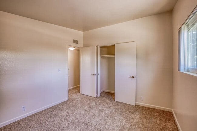 Building Photo - Regency