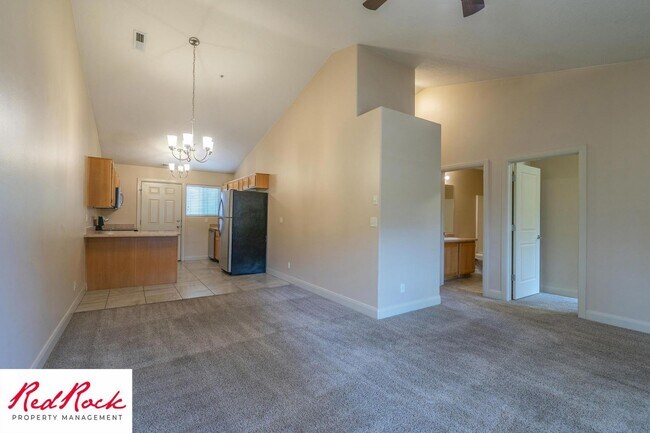 Foto del edificio - Pet Friendly 2 Bedroom 2 Bathroom Condo.