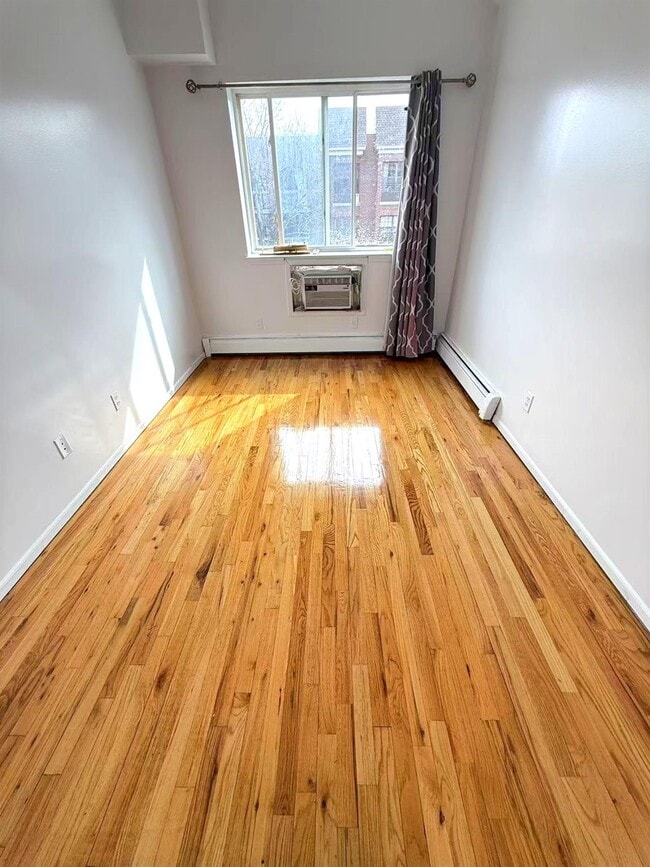Foto del edificio - 71-14 163rd St