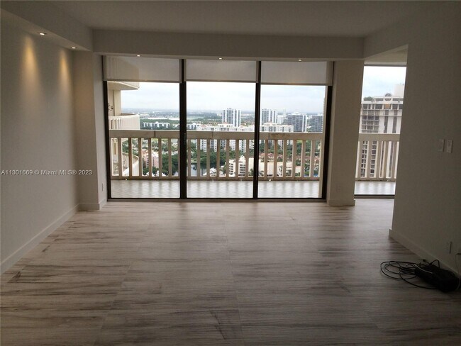 Building Photo - 19355 Turnberry Way