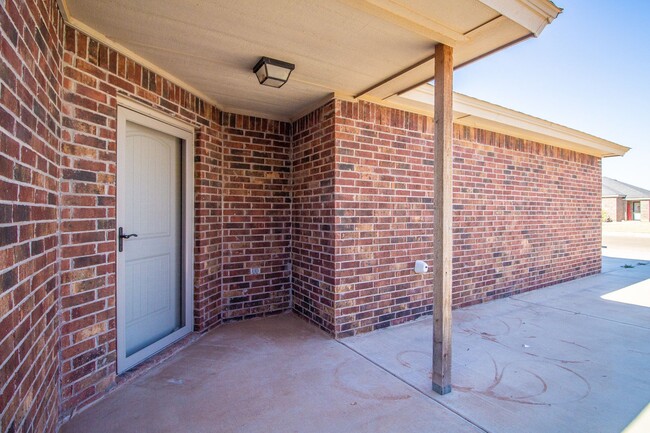 Building Photo - Updated Rental in Frenship ISD!