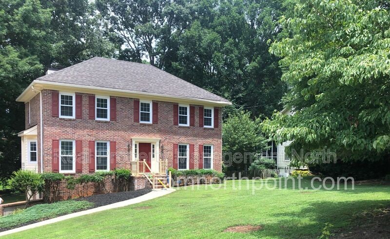 Photo - 1565 Maple Ridge Dr