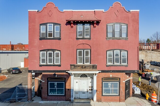 Building Photo - 68 Canterbury St