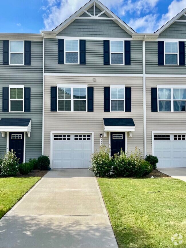 DeritaStatesville Townhouses for Rent Charlotte, NC 3 Townhouses