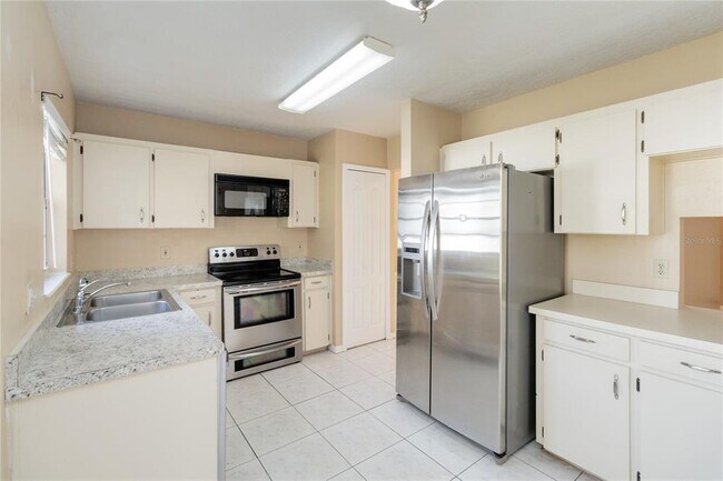 Foto del edificio - 1575 Lawndale Cir