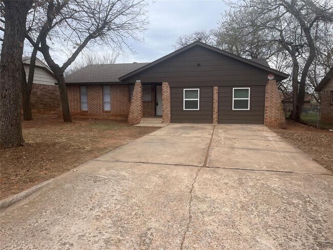 Building Photo - 5005 East Ave