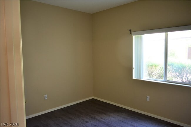 Building Photo - 2291 W Horizon Ridge Pkwy