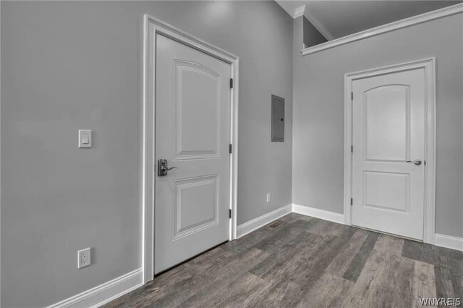 Building Photo - 27 Main St