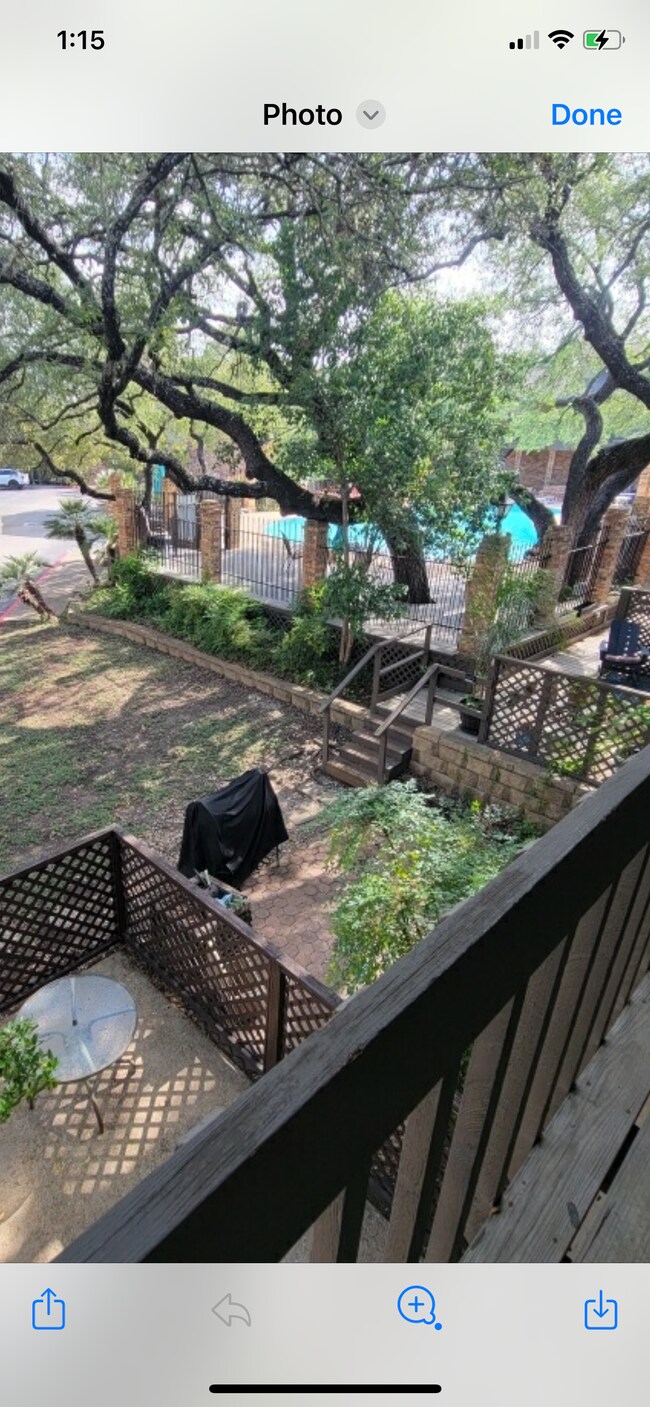 Vista de la piscina, balcón principal - 11815 Vance Jackson Rd