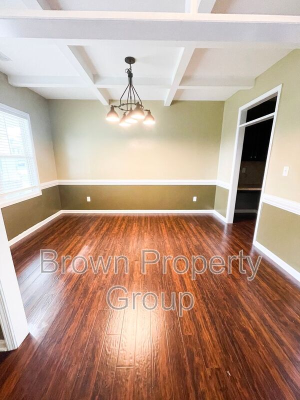 Building Photo - 284 Ladden Ln