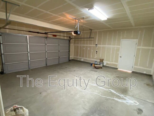 Building Photo - 3124 N Kayenta St