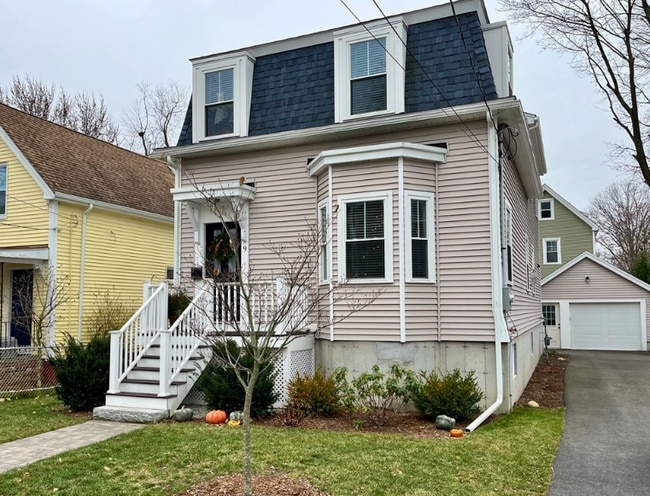 Building Photo - 9 Sherman St