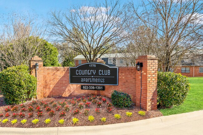 Foto del edificio - Country Club Apartments