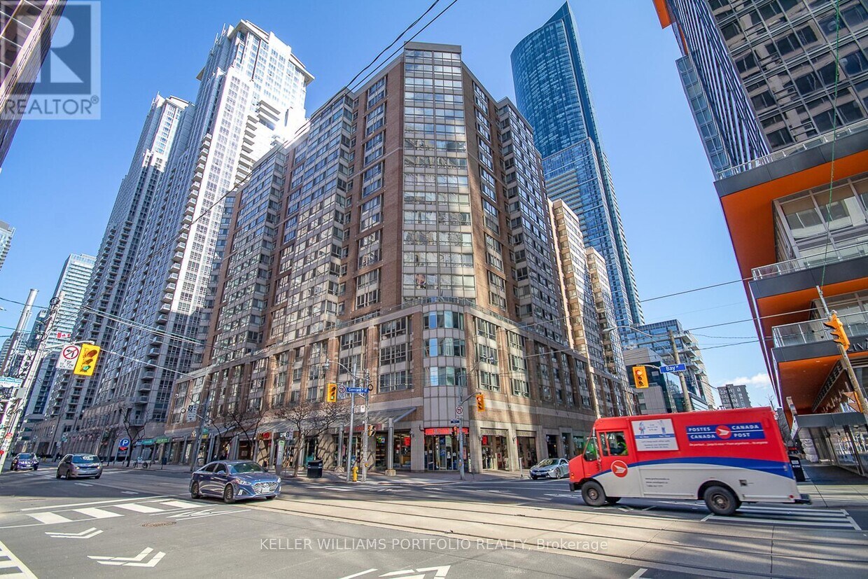 Photo principale - 711-711 Bay St.
