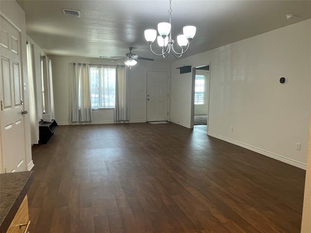 Foto del edificio - 937 E Maddox Ave