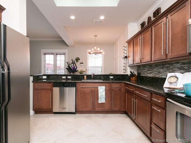 Foto del edificio - 535 SW 18th Ave