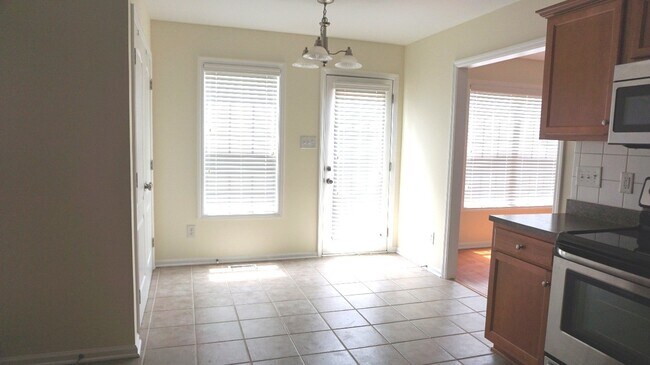 Foto del edificio - 156 Cobblestone Dr