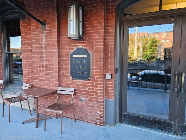 Foto del edificio - Fully furnished all utilities included!!!