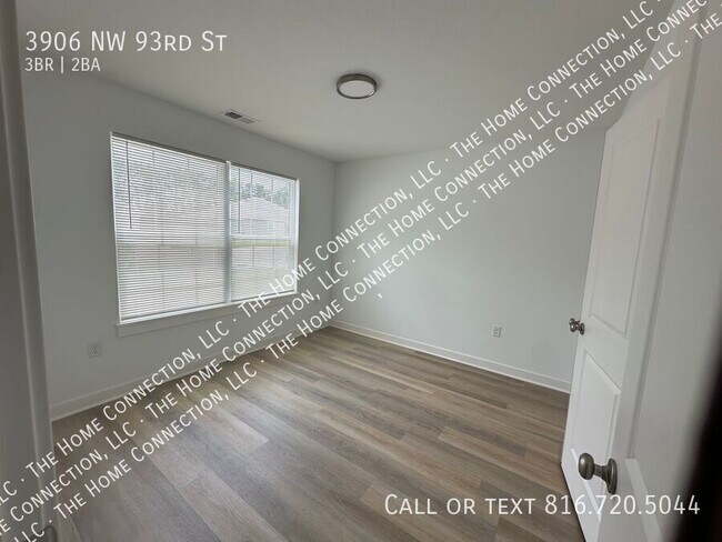 Foto del edificio - 3906 NW 93rd St