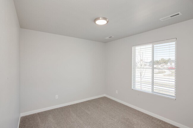 Foto del edificio - Beautiful 4 Bedroom Upscale Home
