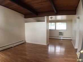 Building Photo - 735 30th St
