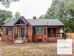 Building Photo - 301 Churchill Cir