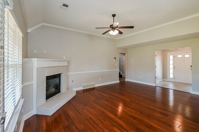 Foto del edificio - 5583 Sycamore Cove