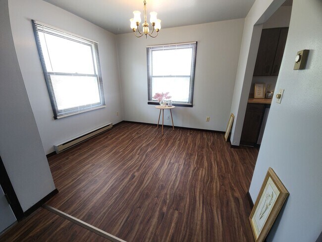 Foto del edificio - 1129 Primrose Ct