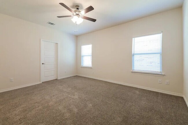 Foto del edificio - 7413 Alfriston Pl