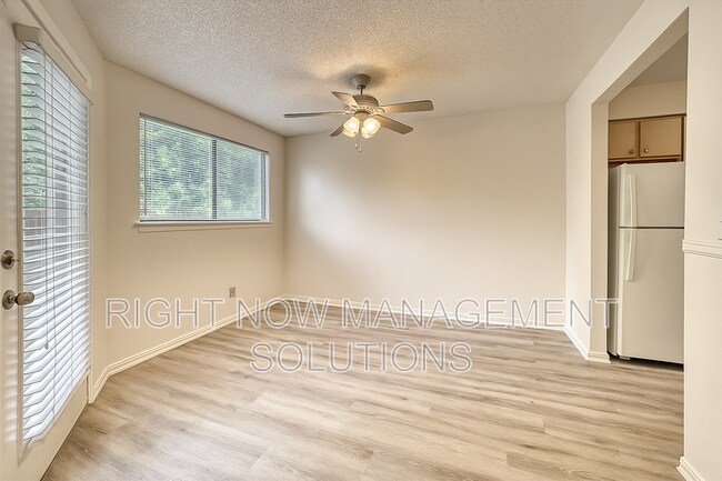 Foto del edificio - 3713 S Gekeler Ln