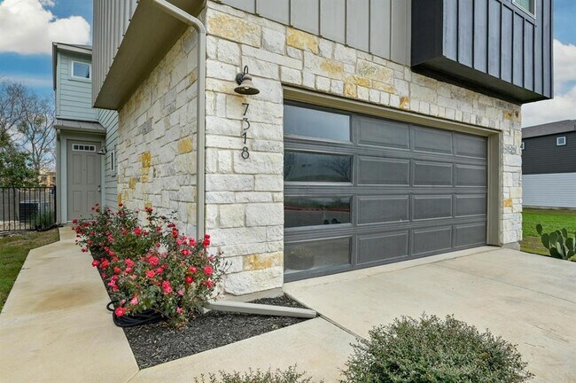 Building Photo - 7318 Harmony Shoals Bnd