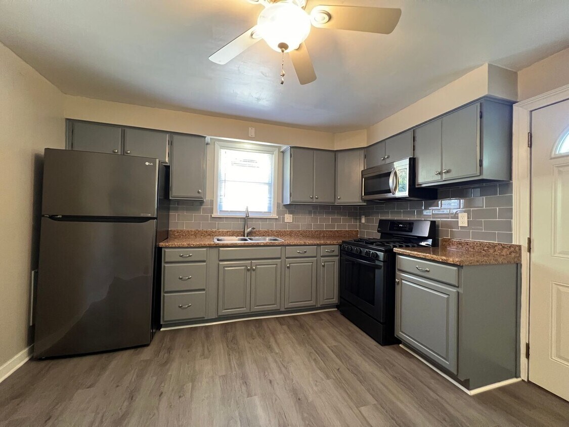 Primary Photo - Updated 3BR House with off street parking!