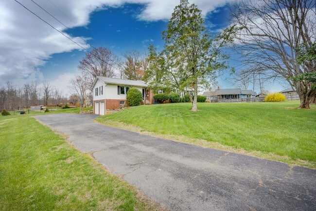 Building Photo - 208 Liberty Church Rd