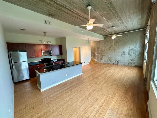 Building Photo - 2 BED | 2.5 BATH | URBAN CONDO | DOWNTOWN ...