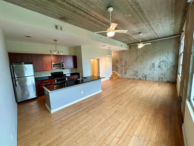 Foto del edificio - 2 BED | 2.5 BATH | URBAN CONDO | DOWNTOWN ...