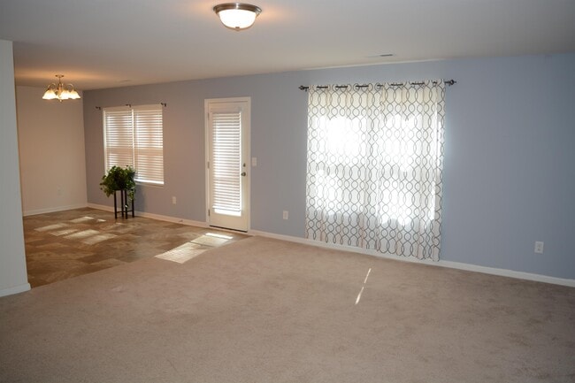 Building Photo - 2441 Westgate Dr