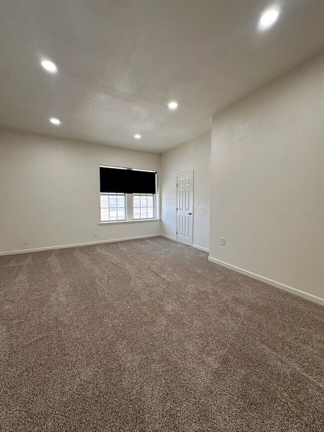Foto del edificio - Fully Remodeled Downtown Townhouse