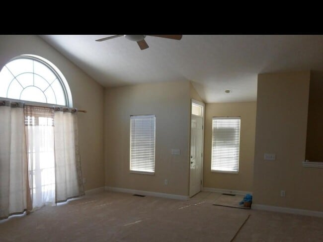 Building Photo - Charming 3 Br Home in Desirable Dublin Nei...