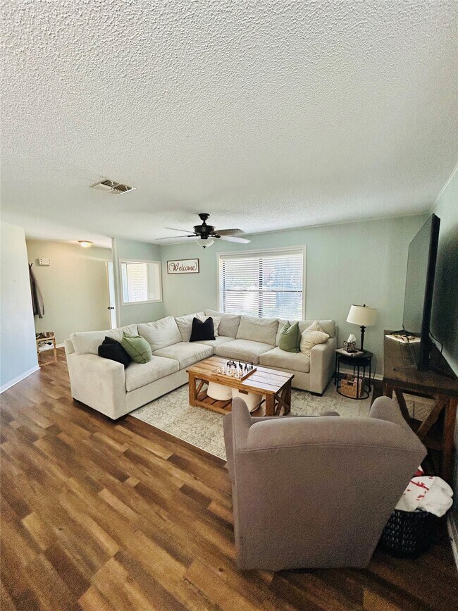 Foto del edificio - 108 Creek Bend Ln