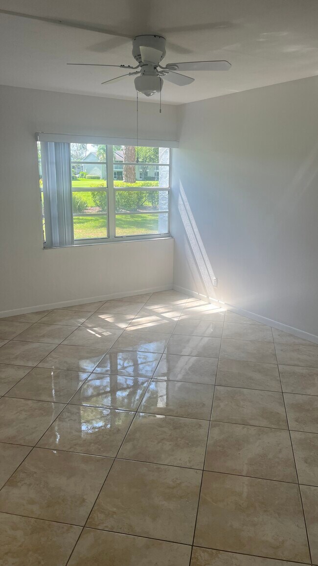 Foto del edificio - 1086 Forest Lakes Dr