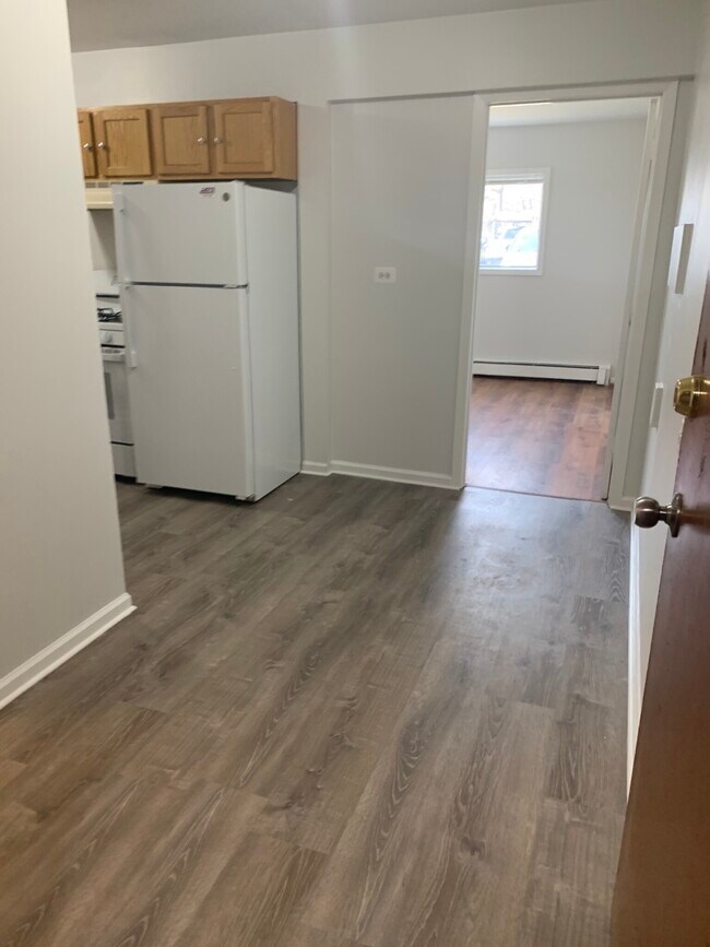 700 McKinley Ave Unit 108, Mundelein, IL 60060 Condo for Rent in