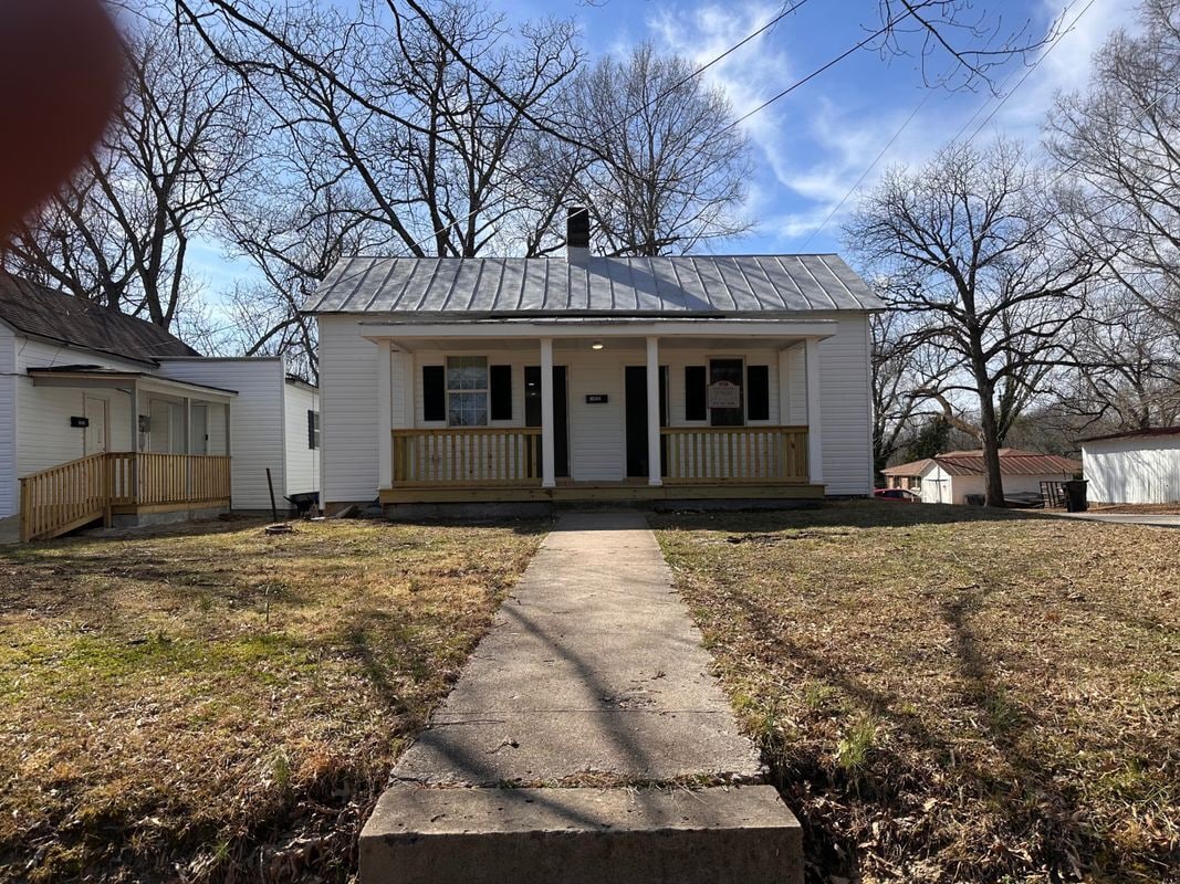 Primary Photo - 1425 Washington St