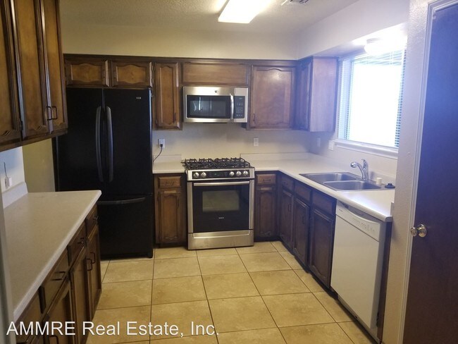 Building Photo - 6835 Truchas Dr NE